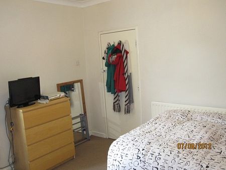 5 Bedroom Student house close to Wolverhampton University - Photo 4