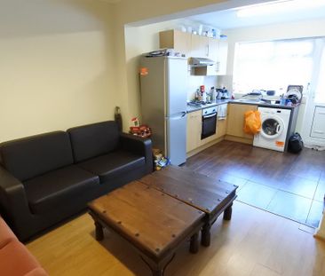 1 bedroom in a house share to rent - Photo 6