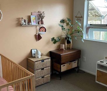 Charming Karori 3BR Home with Garden - Photo 2