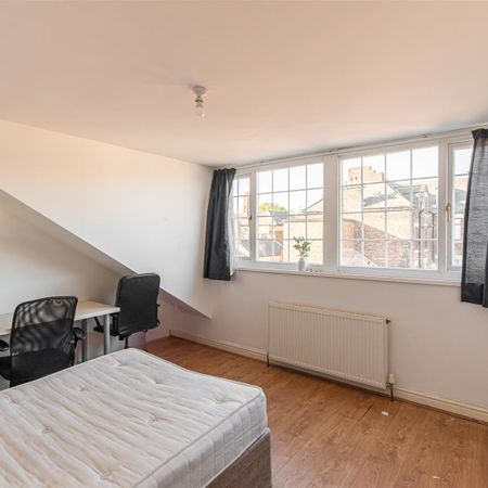 Lynnwood Terrace, Fenham, Newcastle Upon Tyne - Photo 3