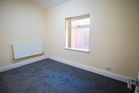 4 bedroom terraced house to rent - Photo 3