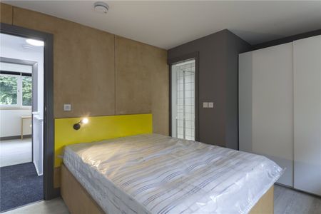 141 Blacker Road, Huddersfield, HD2 - Photo 2