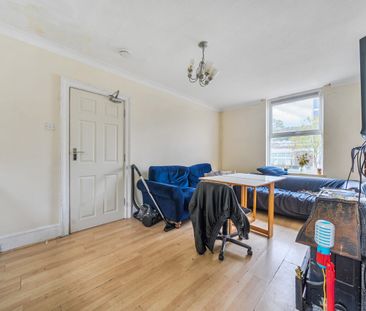 6 bedroom semi-detached house to rent - Photo 1