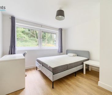 4 bedroom flat to rent - Photo 2