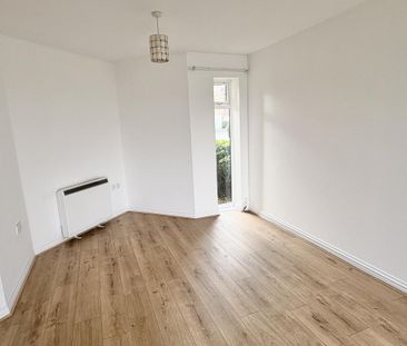2 bedroom ground floor flat to rent - Photo 3