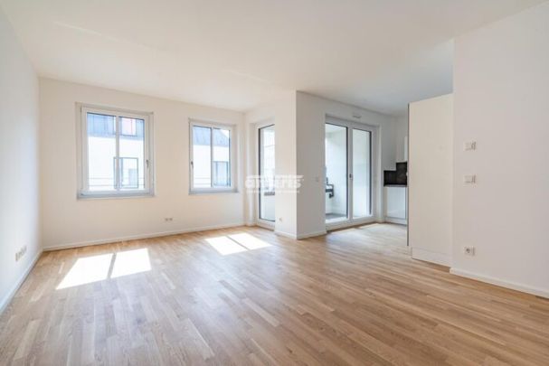 ** AUFGEPASST! Moderne 3-Raum-Wohnung, LOGGIA, EBK, Gäste-WC, Zentrum! ** - Foto 1