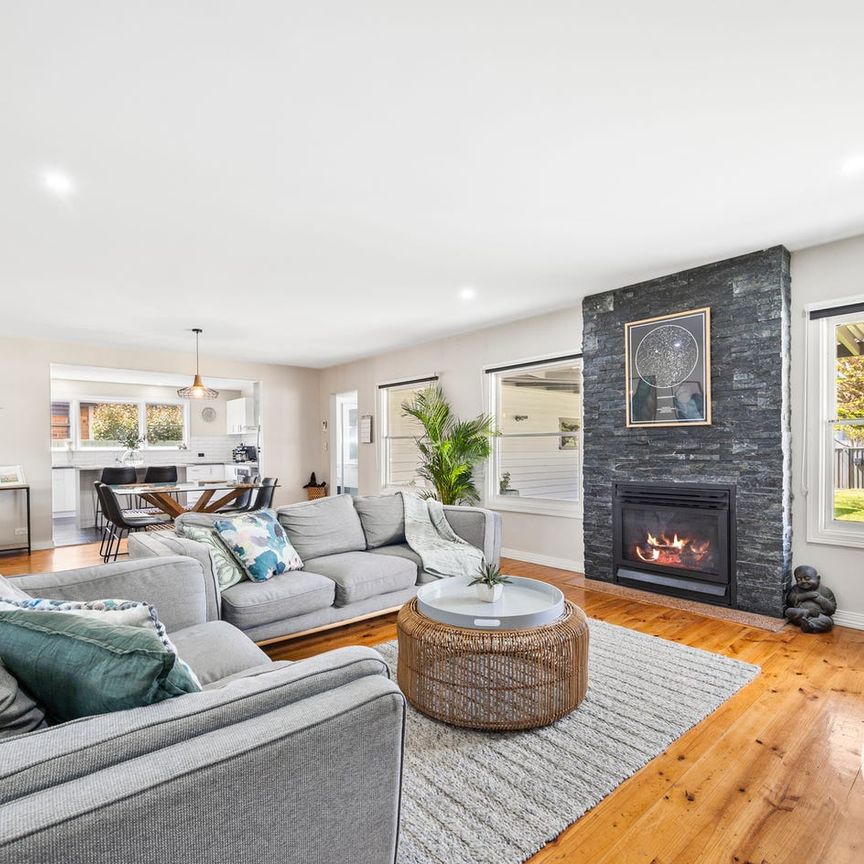 STYLISH, SECURE & SET TO IMPRESS FOUR BEDROOM HOME - Photo 1