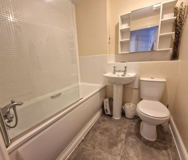 2 bedroom flat to rent - Photo 5