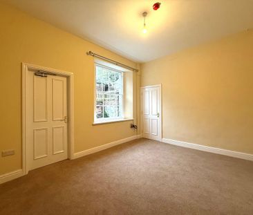 2 bedroom ground floor flat to rent - Photo 4