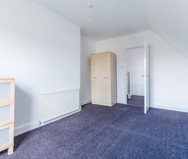 3 bedroom flat to rent - Photo 5
