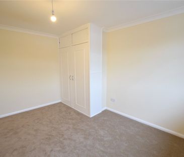 3 bedroom Maisonette in Yorktown Road, Sandhurst - Photo 2