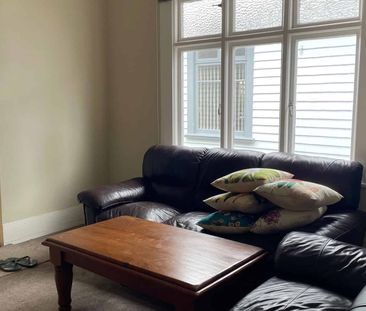 Three Bedrooms St Kilda - Photo 2