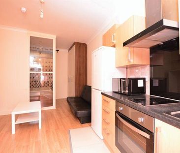 Studio to rent - Photo 6