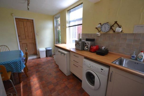 4 bedroom terraced house to rent - Photo 1