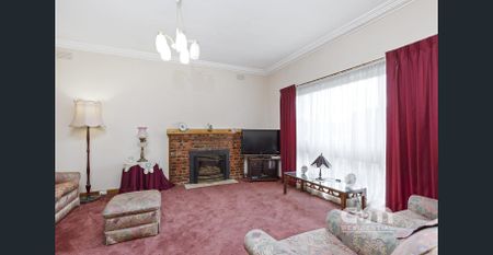 Large Family Home - Photo 5