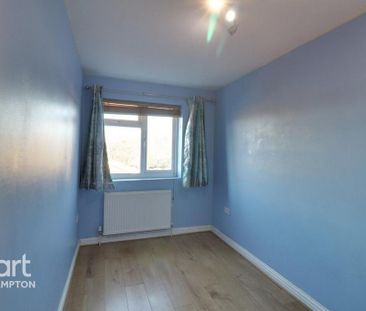 4 bedroom semi-detached house to rent - Photo 5