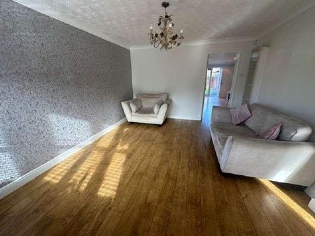 Haslington Grove, Halewood, Liverpool, L26 - Photo 2