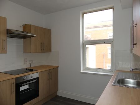 Bute Avenue Flat 2 - Photo 4