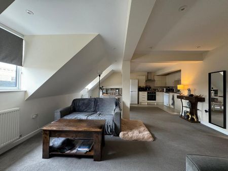2 bedroom flat to rent - Photo 2