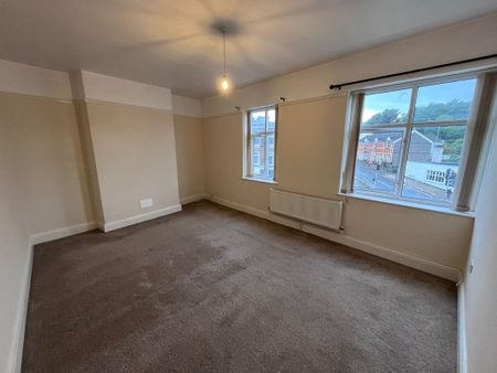 3 bedroom flat to rent - Photo 5