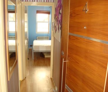 1 Bed Flat, Sinclair Road, W14 - Photo 4