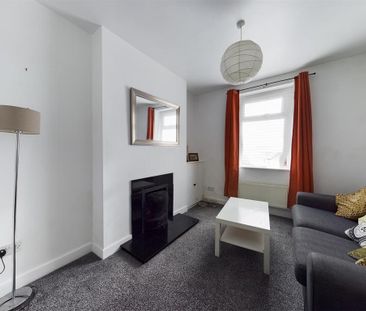 2 bedroom private hall to rent - Photo 3