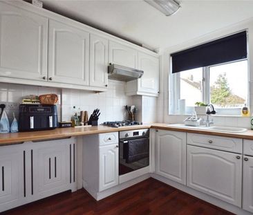 Harlow, Essex - Photo 2