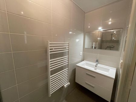 Location Appartement 1 pièce 34m² LYON 5ème - Photo 3