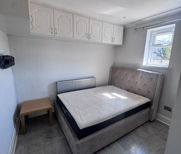 3 bedroom apartment to rent - Photo 3