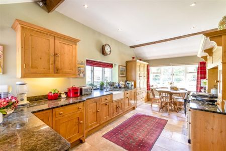 Ashford Road, Ashford-In-The-Water, Bakewell - Photo 4