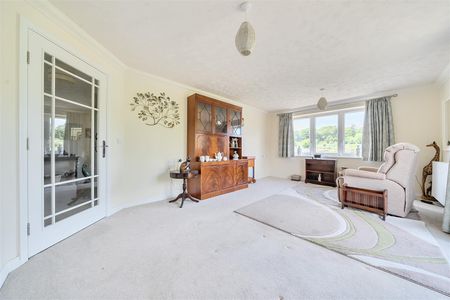 Colebrooke Lodge, Reigate - Photo 2