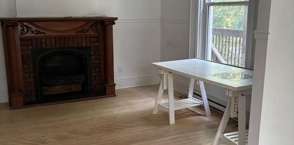 Immeuble - 572 Rue Dufferin 5 Et Demi - Secteur Centre-Ville - Photo 2