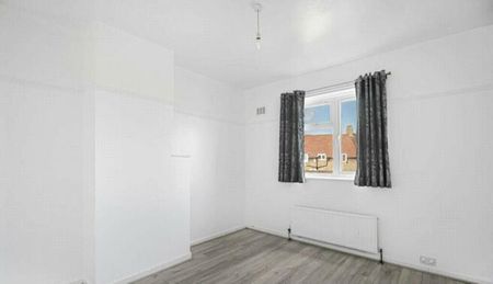 2 Bedroom Mid Terrace House to let in Bromley - Photo 4