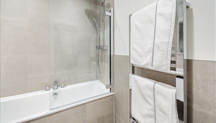 Palace Wharf Apartments, London - Photo 4