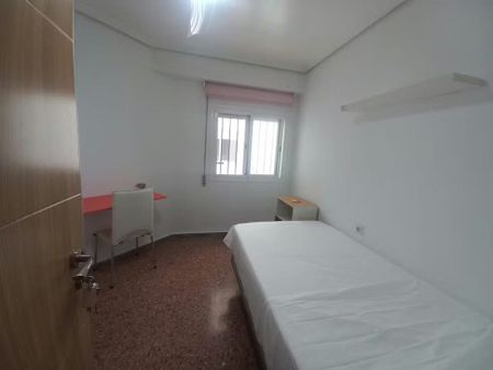 Carrer dels Lleons, Valencia, Valencian Community 46022 - Photo 5