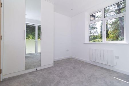 5 bedroom semi-detached house to rent - Photo 3