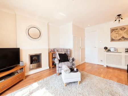 2 bedroom semi-detached house to rent - Photo 3