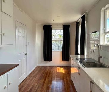 Simple Comforts & Everyday Convenience - Photo 3