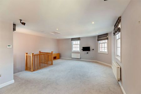 Apartment 2, Crescent House - Photo 3