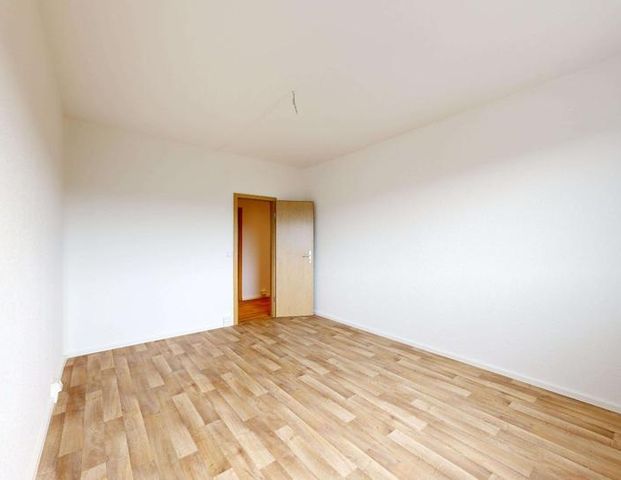 Euer Schlüssel zum Glück! Modern sanierte 3-Raum-Wohnung mit verglaster Loggia in sonniger Südlage - Foto 1