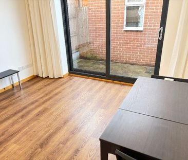 1 Bed Flat, Very Near Gunnesbury Crescent Area, W3 - Photo 2