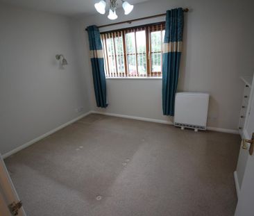 2 bedroom semi-detached house to rent - Photo 6