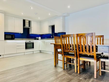 2 Bed Flat, Copperfield Road, E3 - Photo 4