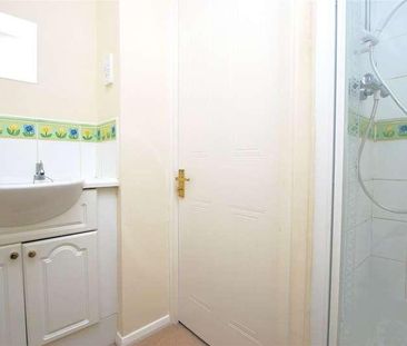 Wyvern Close, Ash Vale, Aldershot, Surrey, GU12 - Photo 1