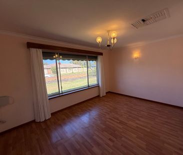 Safety Bay Gem – Neat 3x1 Quadruplex Unit (More Photos Coming Soon!) - Photo 2