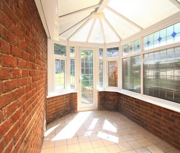 4 bedroom end of terrace house to rent - Photo 3