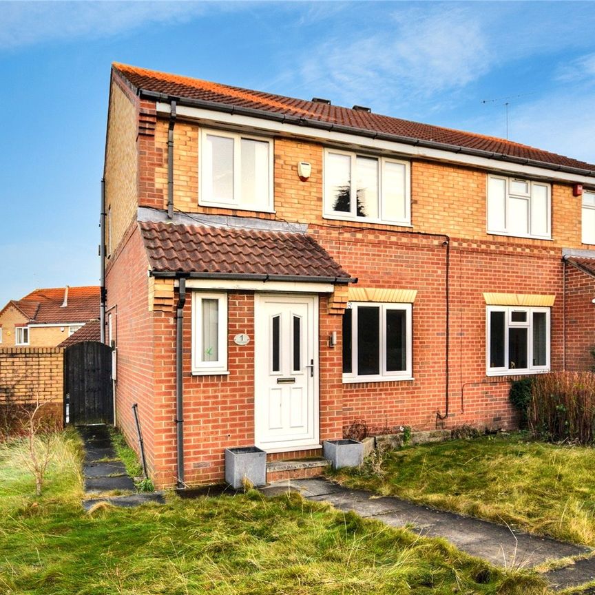 1, Weaver Gardens, Morley, Leeds, West Yorkshire, LS27 8UX - Photo 1