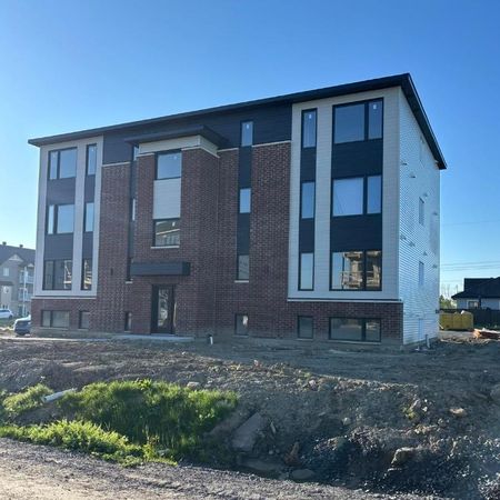 4 1/2 à louer à Huntingdon - Photo 3