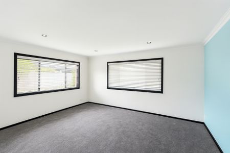 Spacious Family Home in Prime Cranbourne East Location - Photo 3