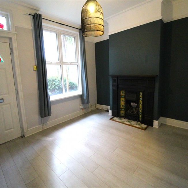 2 Bedroom Terraced Available Arranging tenancy - Photo 1